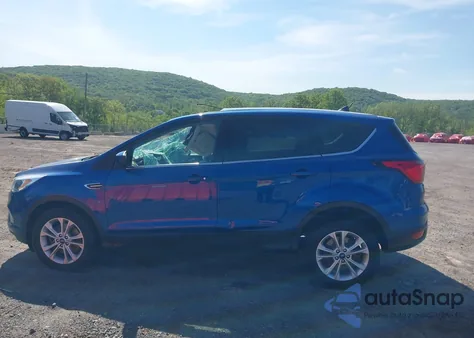 2019 Ford Escape Se z USA, uszkodzony, nr VIN 1FMCU9GD0KUB92008